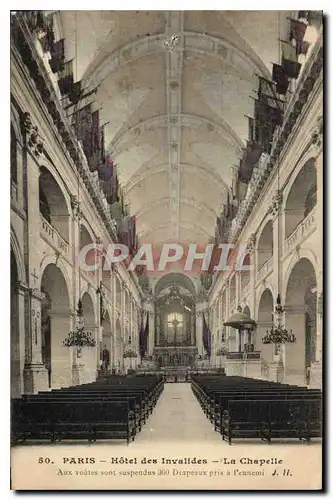 Cartes postales Paris hotel des Invalides la Chapelle Aux Voutes sont suspendus 360 drapeaux pris a l'ennemi