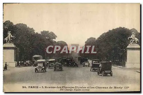 Cartes postales Paris L'Avenue des Chapms Elysees et les Chevaux de Marly