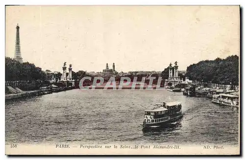 Cartes postales Paris perspective sur la Seine le Pont Alexandre III Bateau Tour Eiffel