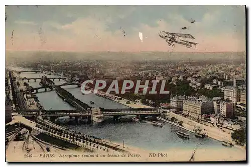 Cartes postales Paris Aeroplane evoluant au dessus de Passy Avion