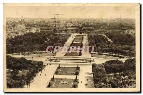 Ansichtskarte AK Paris Le Champ de Mars vu de la Tour Eiffel dans le fond l'Ecole Militaire