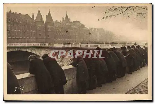 Cartes postales Paris Il se passe quelque choue