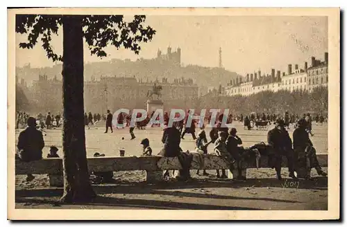 Cartes postales Lyon Place Bellecour