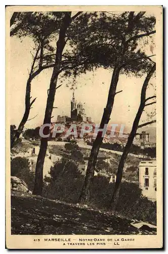 Cartes postales Marseille Notre Dame de la Garde A Travers les Pins