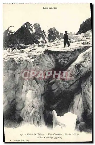 Cartes postales Les Alpes Massif du Pelvoux Une Crevasse Pic de la Pipe et Pic Coolidge