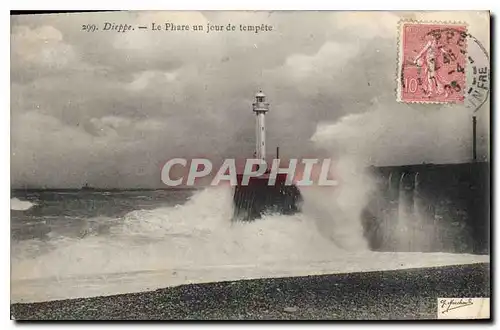 Cartes postales Dieppe Le Phare un jour de tempete