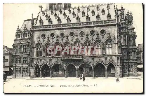 Ansichtskarte AK Arras L'Hotel de Ville Facade sur la Petite Place