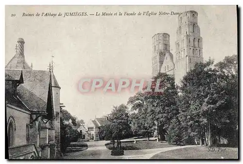 Cartes postales Ruines de l'Abbaye de Jumieges Le Musee et la Facade de l'Eglise Notre Dame