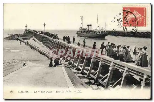 Ansichtskarte AK Calais Le The Queen dans les Jetees Bateau