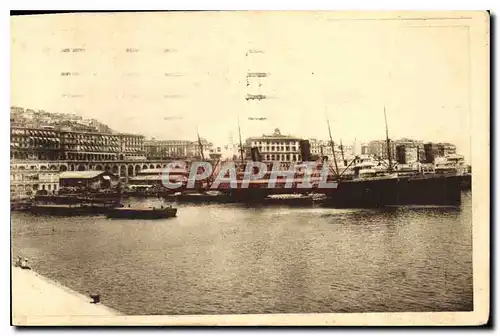 Cartes postales Alger Les Courriers a quai Bateaux