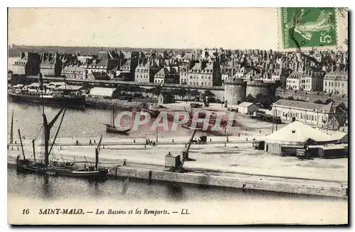 Cartes postales Saint malo les Bassins et les Remparts