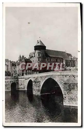 Cartes postales Laval Mayenne Vieux Chateau XI siecle et Pont vieux sur la Mayenne XII siecle