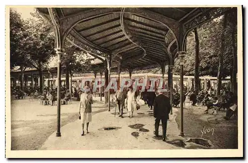 Cartes postales Vichy Allier les Allees Couvertes et les Pergolas