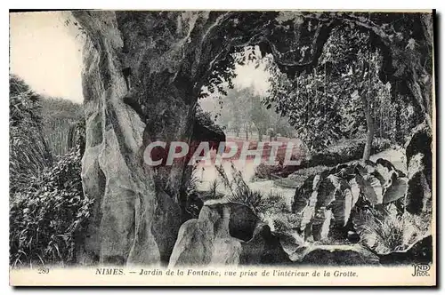 Cartes postales Nimes Jardin de la Fontaine rue prise de l'Interieur de la Grotte