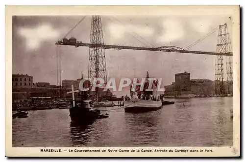 Ansichtskarte AK Marseille le Couronnement de Notre Dame de la Gare Arrivee du Cortege dans le Port Bateau