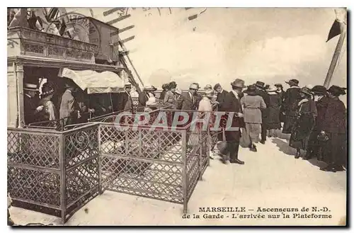 Ansichtskarte AK Marseille Ascenseurs de N D de la Garde l'Arrivee sur la Plateforme