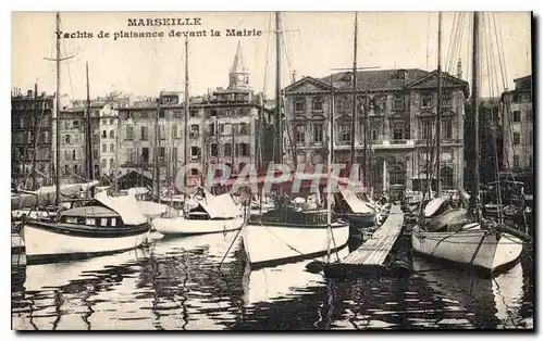 Cartes postales Marseille Yachts de plaisance devant la Mairie