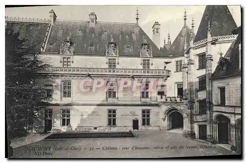 Ansichtskarte AK Chaumont Loir et Cher Chateau cour d'honneur entree et aile du levant