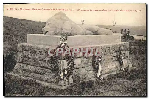 Ansichtskarte AK Verdun Monument eleve au Carrefour de Sainte Fine