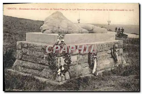 Cartes postales Verdun Monument eleve au Carrefour de Sainte Fine
