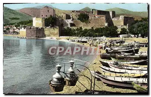 Cartes postales Collioure Pyr Or Les Borques au pied du Chateau des Templiers Bateaux