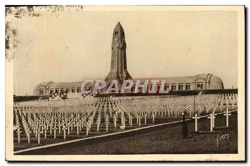 Cartes postales Verdun Champs de Bataille Le Cimetiere National et l'Ossuaire de Douaumont
