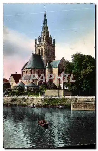 Ansichtskarte AK Laval Mayenne Basilique d'Avesnieres
