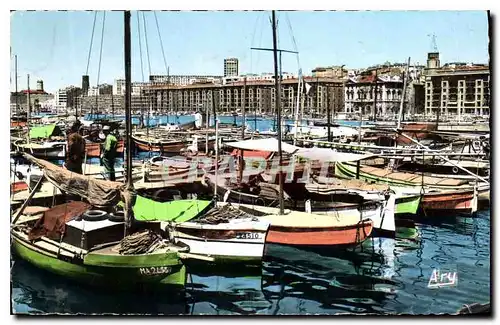 Cartes postales Marseille Le Quai du Port et la Mairie