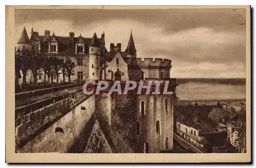 Cartes postales Amboise Le Chateau cote Est et la Loire