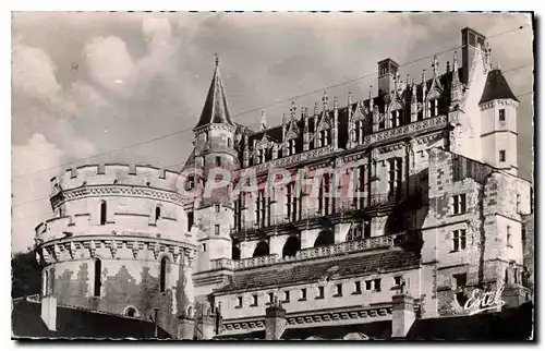 Cartes postales Le Chateau d'Amboise La Tour des Minimes et le Logis du Roi