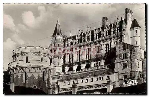 Cartes postales Le Chateau d'Amboise La Tour des Minimes et le Logis du Roi