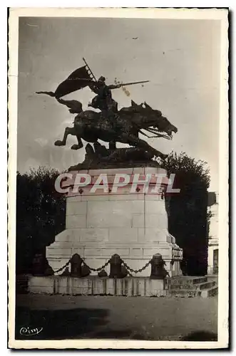 Ansichtskarte AK Chinon Statue de Jeanne d'Arc par Jules Roulleau