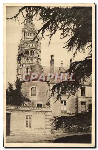 Cartes postales Tours L'Entree du Musee et la Cathedrale St Gatien