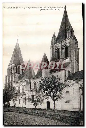 Cartes postales Loches I et L Pyramides de la Collegiale St Ours XII siecle