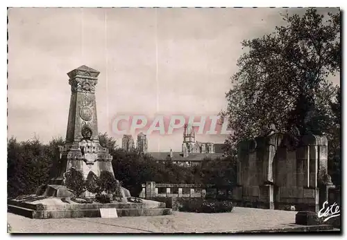 Ansichtskarte AK Toul le Monument aux Morts au Lond la Cathedrale et eglise St Gengoult