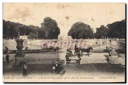 Cartes postales Parc de Saint Cloud Le Bassin des Vingt Quatre Jets le Jour des Grandes eaux