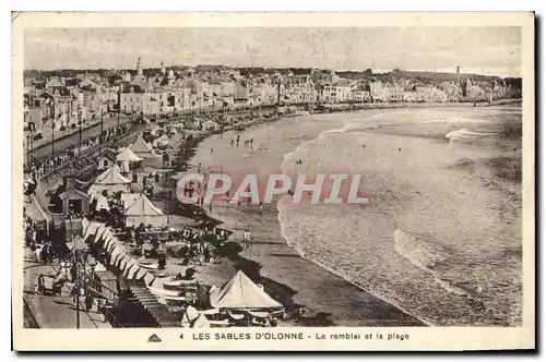 Cartes postales Les Sables d'Olonne Le ramblai et la Plage