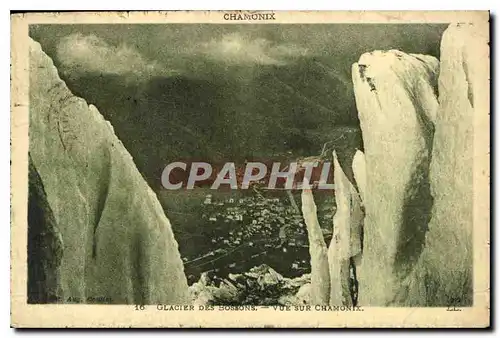 Cartes postales Glacier des Bossons vue sur Chamonix