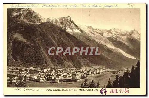 Cartes postales Chamonix vue generale et le Mont Blanc