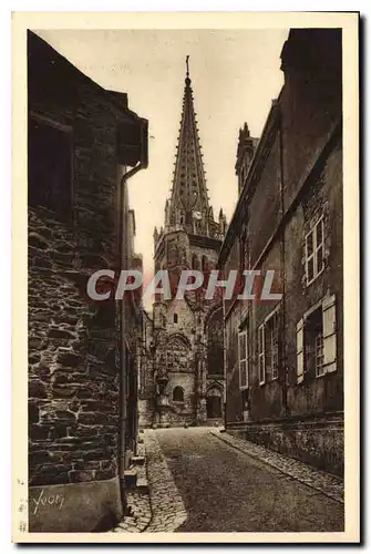 Ansichtskarte AK Bretagne Vitre Ille et Vilaine Une vieille rue avec echappee sur l'Eglise Notre Dame