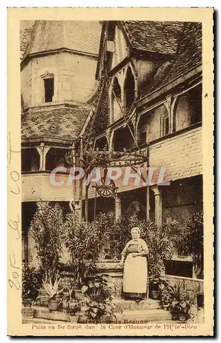 Cartes postales Hospice de Beaune Puits en fer forge dans la Cour d'Honneur de l'Hotel Dieu