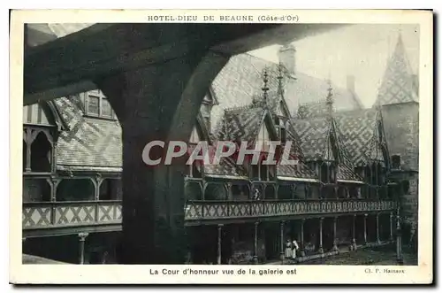 Cartes postales Hotel Dieu de Beaune Cote d'Or La Cour d'honneur vue de la galerie est