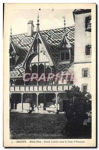 Cartes postales Beaune Hotel Dieu Grand Louvre dans la Cour d'Honneur