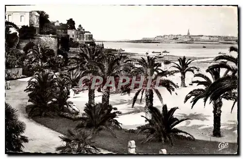 Ansichtskarte AK Dinard La Palmeraie Au fond Saint Malo