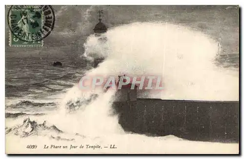 Cartes postales Le Phare un Jour de Tempete