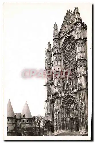 Cartes postales Beauvais La Cathedrale et les Tours du Palais de Justice