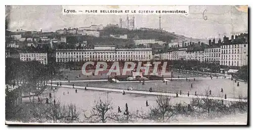 Ansichtskarte AK Lyon Place Bellecour et le Coteau de Fourvieres