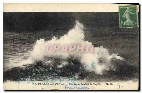 Ansichtskarte AK Devant la Plage une vague pendant la tempete