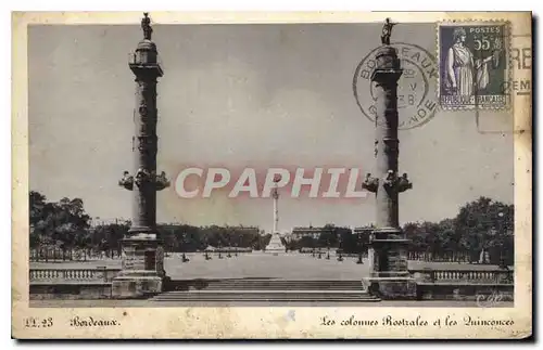 Ansichtskarte AK Bordeaux Les colonnes Rostrales et les Quinconces