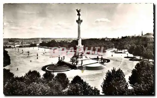 Ansichtskarte AK Bordeaux Gironde Place des Quinconces Monument des Girondins